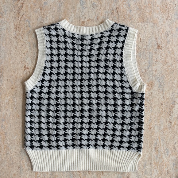 Oversize Houndstooth Sweater Vest - Picture 4 of 4